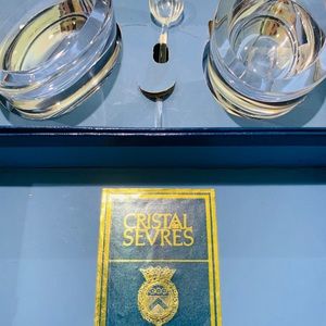Cristal Servres Frenc salt and pepper set.